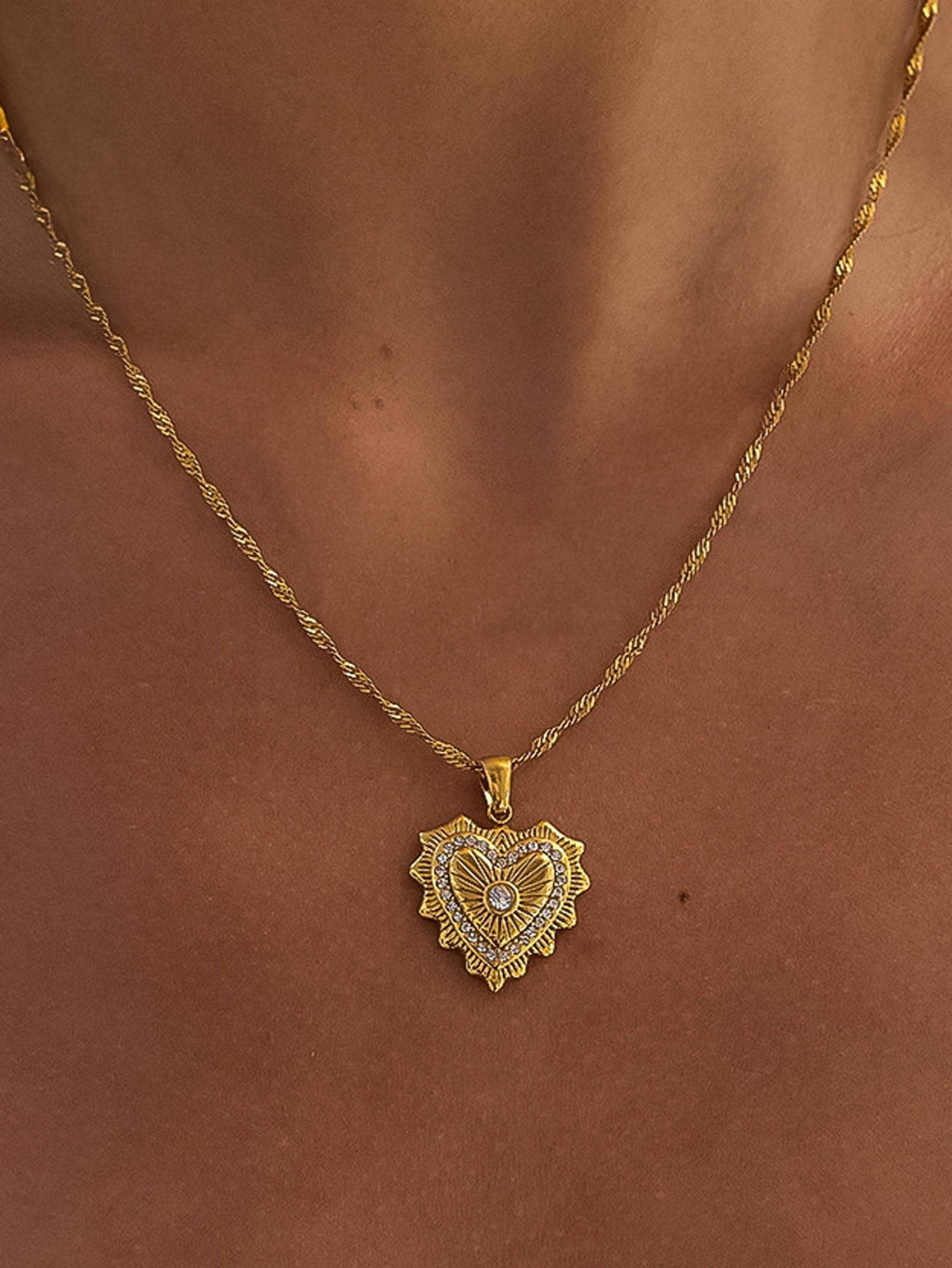 Flânerie by MAIQ - Valea 18K Gold Non-Tarnish CZ Heart Pendant Necklace - Hyperbole